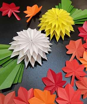 紅葉　もみじ　葉　秋　植物　ハンドメイド　9月　10月　11月　折り紙　壁面飾り How to make a paper wall decoration of autumn leaves! - YouTube